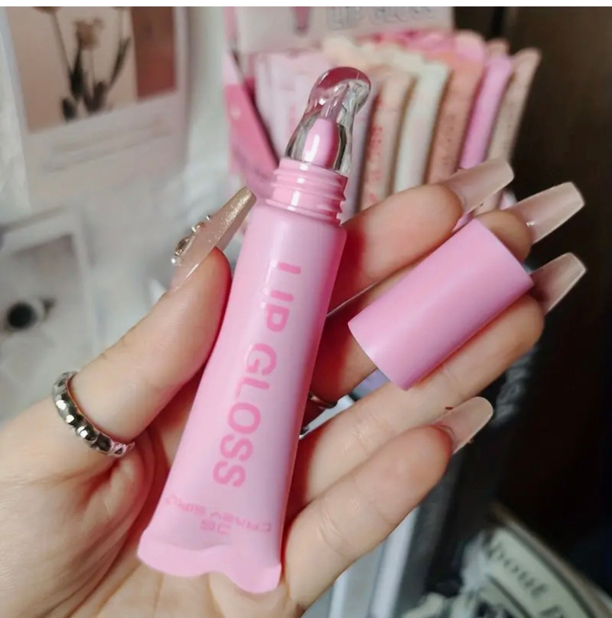 Glossy Lip Shine